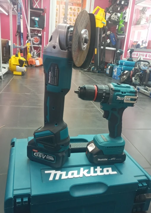 Набор инструментов УШМ и Шуруповерт