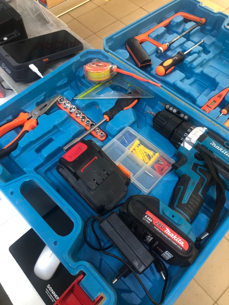 Шуруповерт Makita